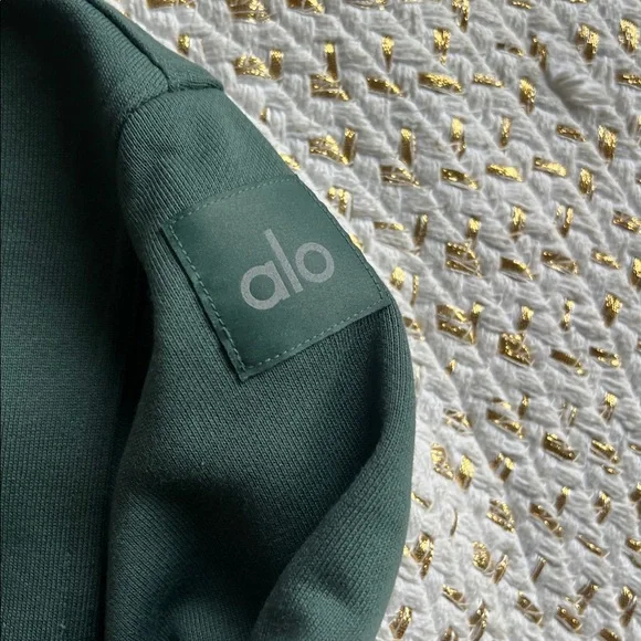 Alo Yoga Hazy Mock Neck Pullover - Picture 4 of 6